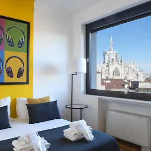 Daire Sweett - Duomo View, Milano