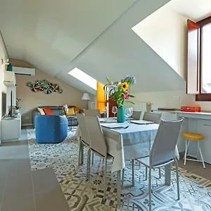 Apartment Renovated Penthouse Duomo & Via Torino, Milan